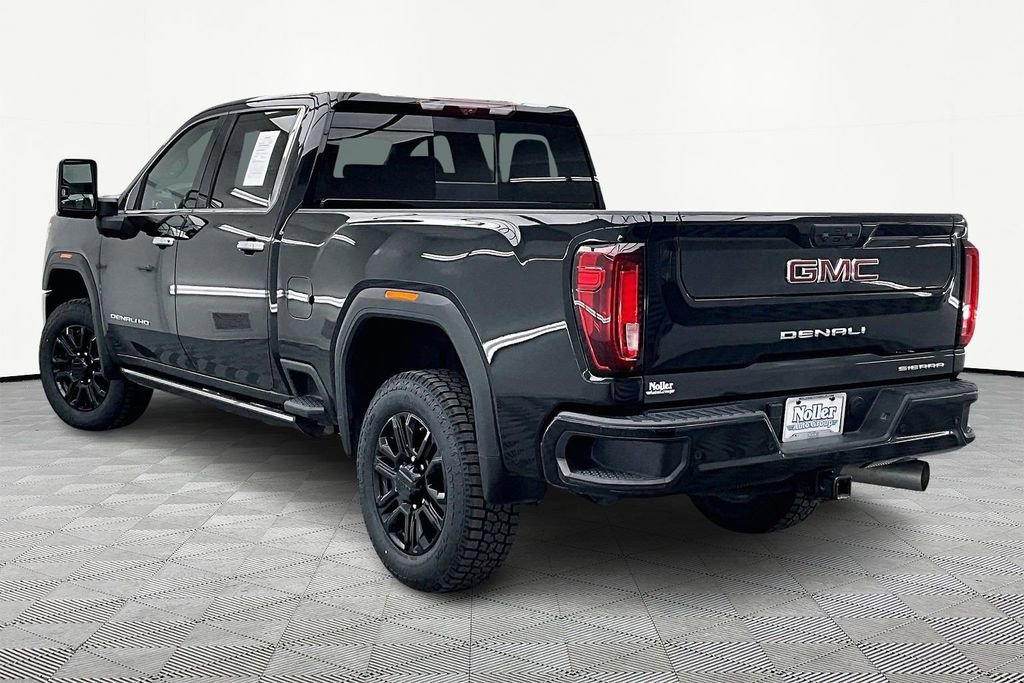 Used 2021 GMC Sierra 2500 Denali w/ Denali Black Diamond Edition image 2