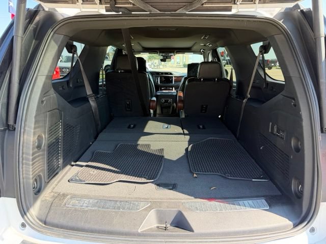 Used 2023 GMC Yukon XL Denali Ultimate AWD/4WD image 9
