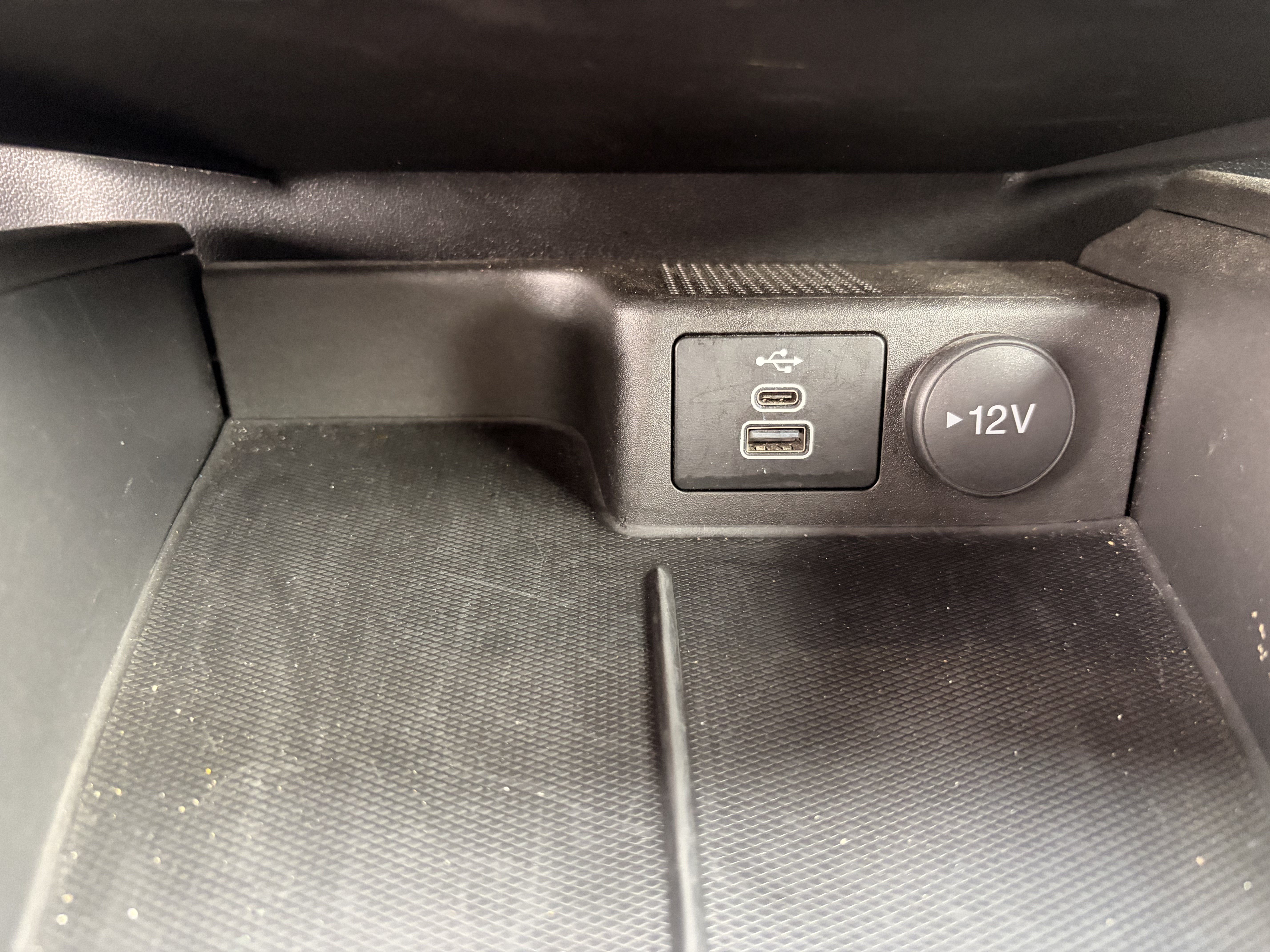Certified 2025 Ford Escape ST-Line Select AWD/4WD image 24