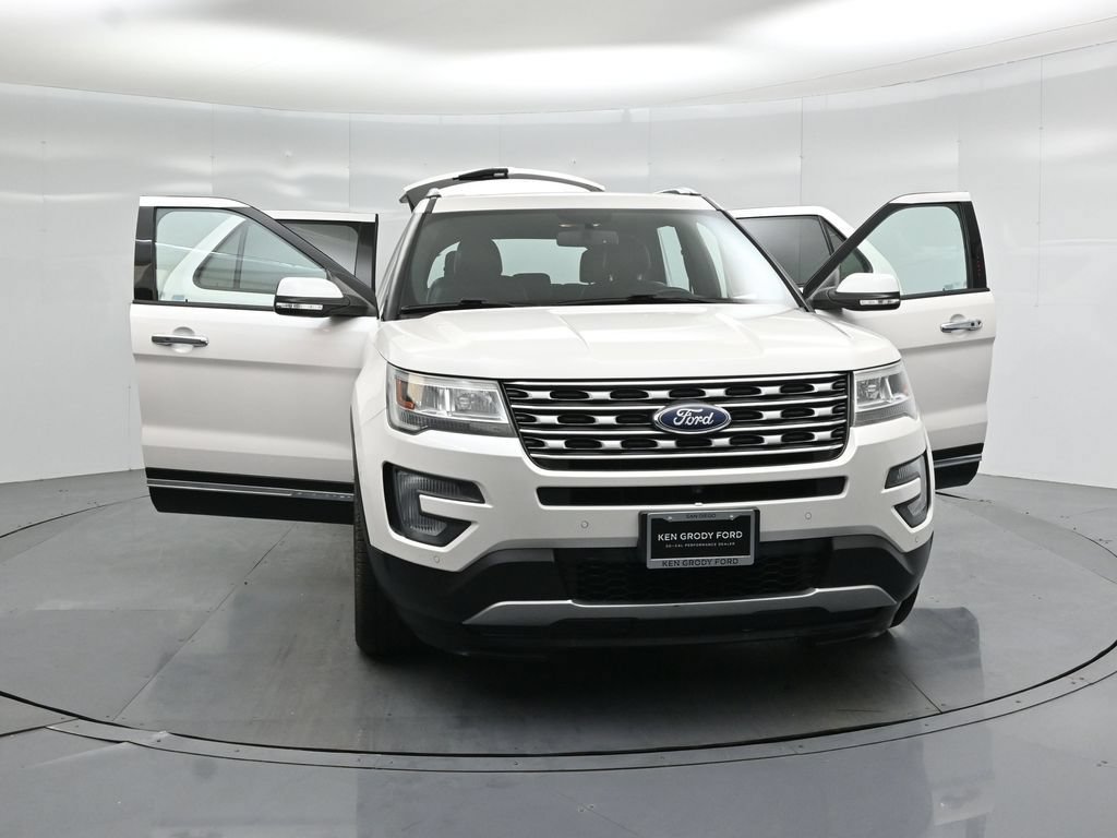 Certified 2017 Ford Explorer Limited FWD image 31