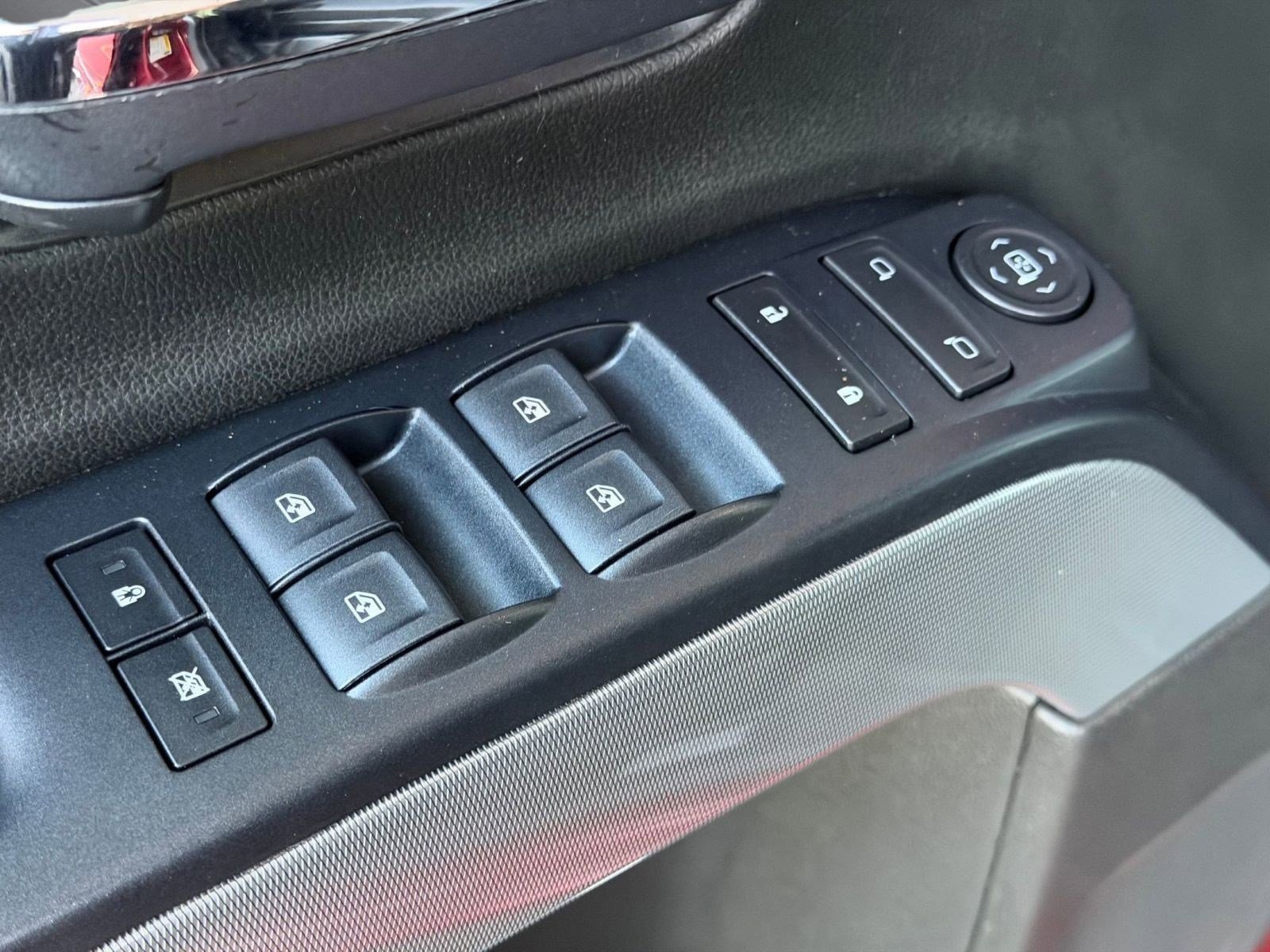 Used 2018 Chevrolet Silverado 1500 LT w/ All Star Edition image 18