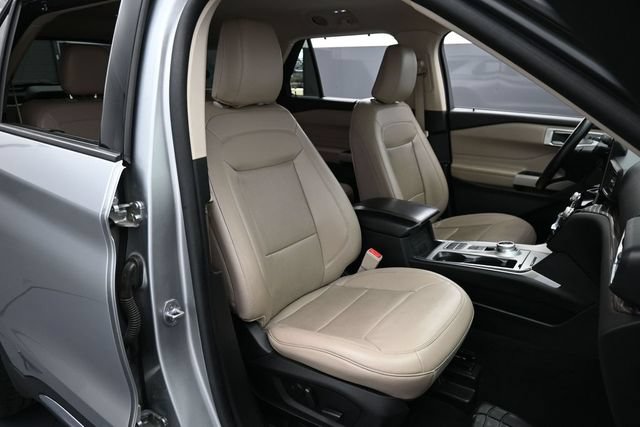 Certified 2023 Ford Explorer Limited w/ Equipment Group 301A RWD image 34