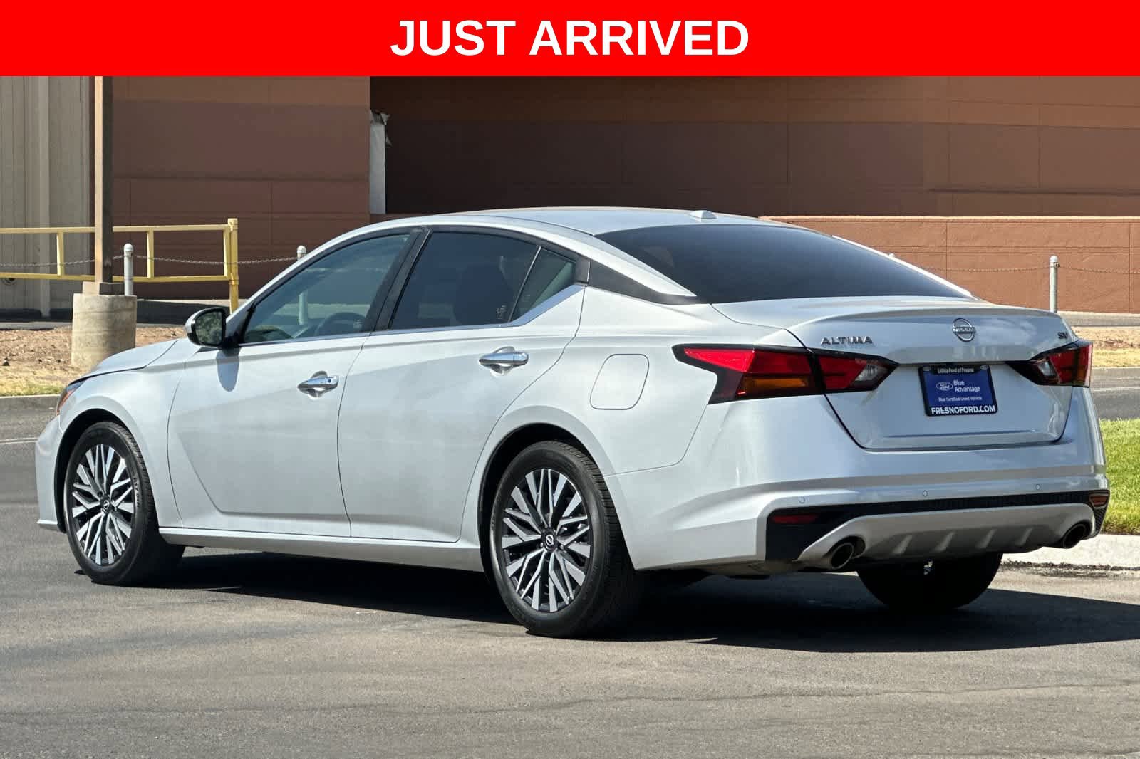Used 2023 Nissan Altima 2.5 SV w/ SV Premium Package FWD image 7