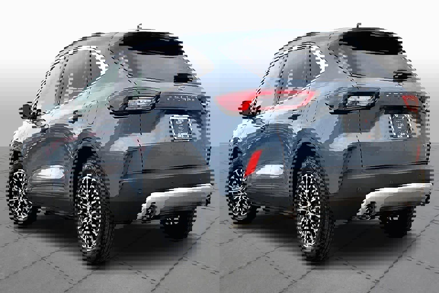 Certified 2025 Ford Escape SE w/ PHEV Premium Package image 4