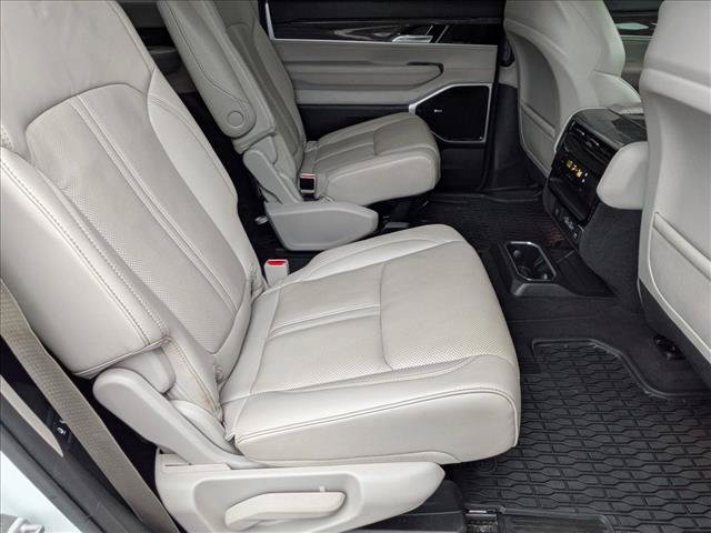 Used 2022 Jeep Wagoneer Series III w/ Premium Group I RWD image 19