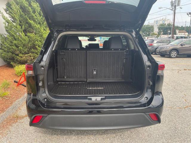 Used 2022 Toyota Highlander XLE AWD/4WD image 10