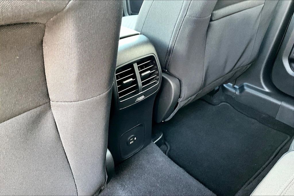 Certified 2022 Ford Escape SE w/ SE Sport Appearance Package AWD/4WD image 13