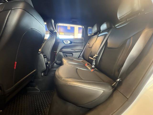 Used 2025 Jeep Compass Trailhawk AWD/4WD image 28