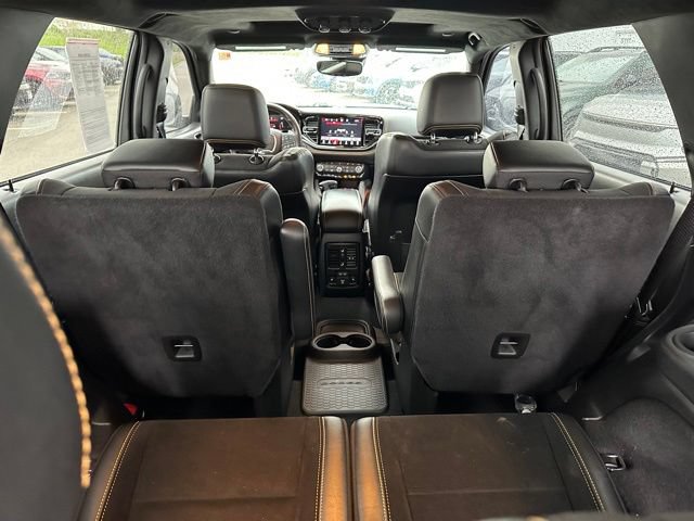 Used 2023 Dodge Durango R/T w/ Hemi Orange Plus Package AWD/4WD image 9