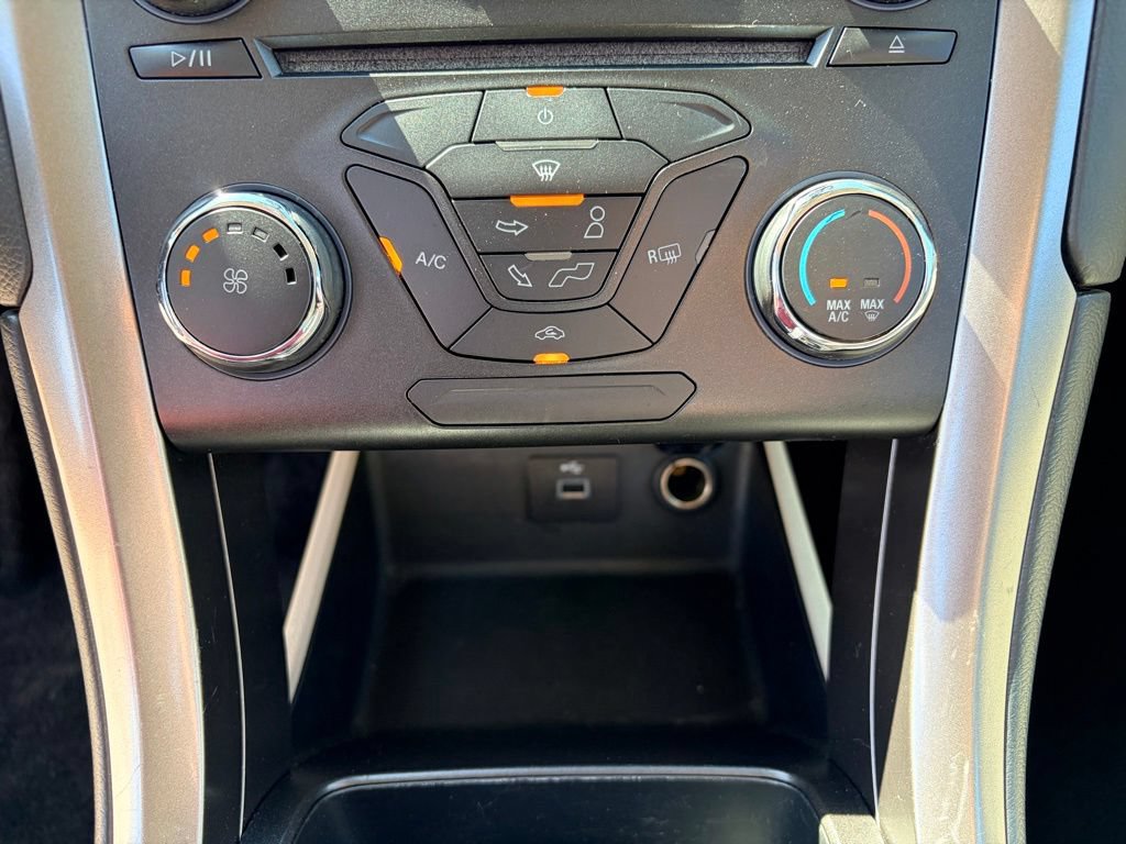 Certified 2017 Ford Fusion SE FWD image 12