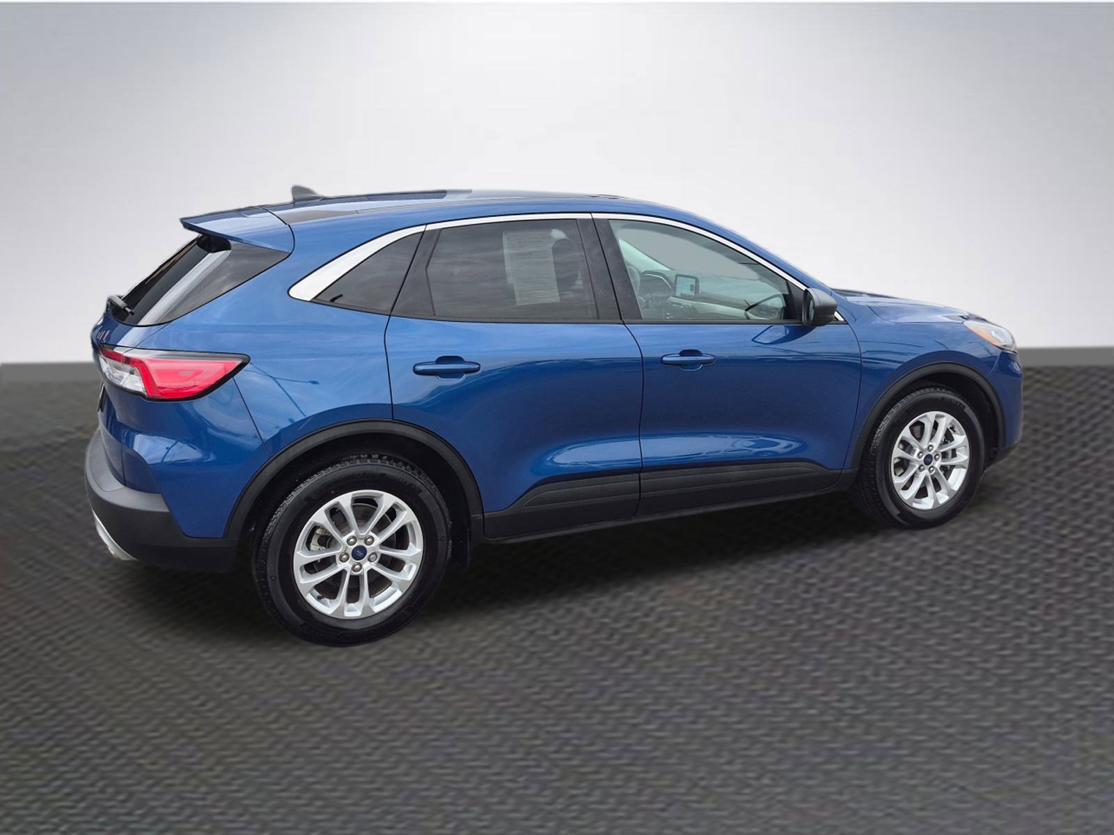 Certified 2022 Ford Escape SE image 4