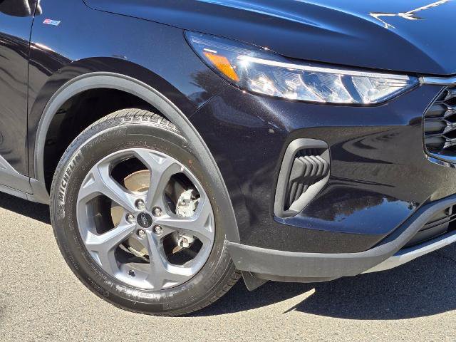 Certified 2025 Ford Escape ST-Line AWD/4WD image 11