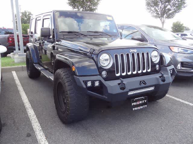 Used 2017 Jeep Wrangler Unlimited Sahara w/ Connectivity Group AWD/4WD image 3