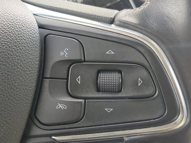 Used 2020 Buick Encore GX Essence w/ Experience Buick Package FWD image 28