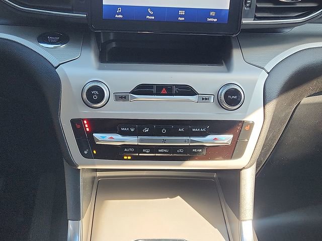 Certified 2022 Ford Explorer XLT w/ Equipment Group 202A image 17