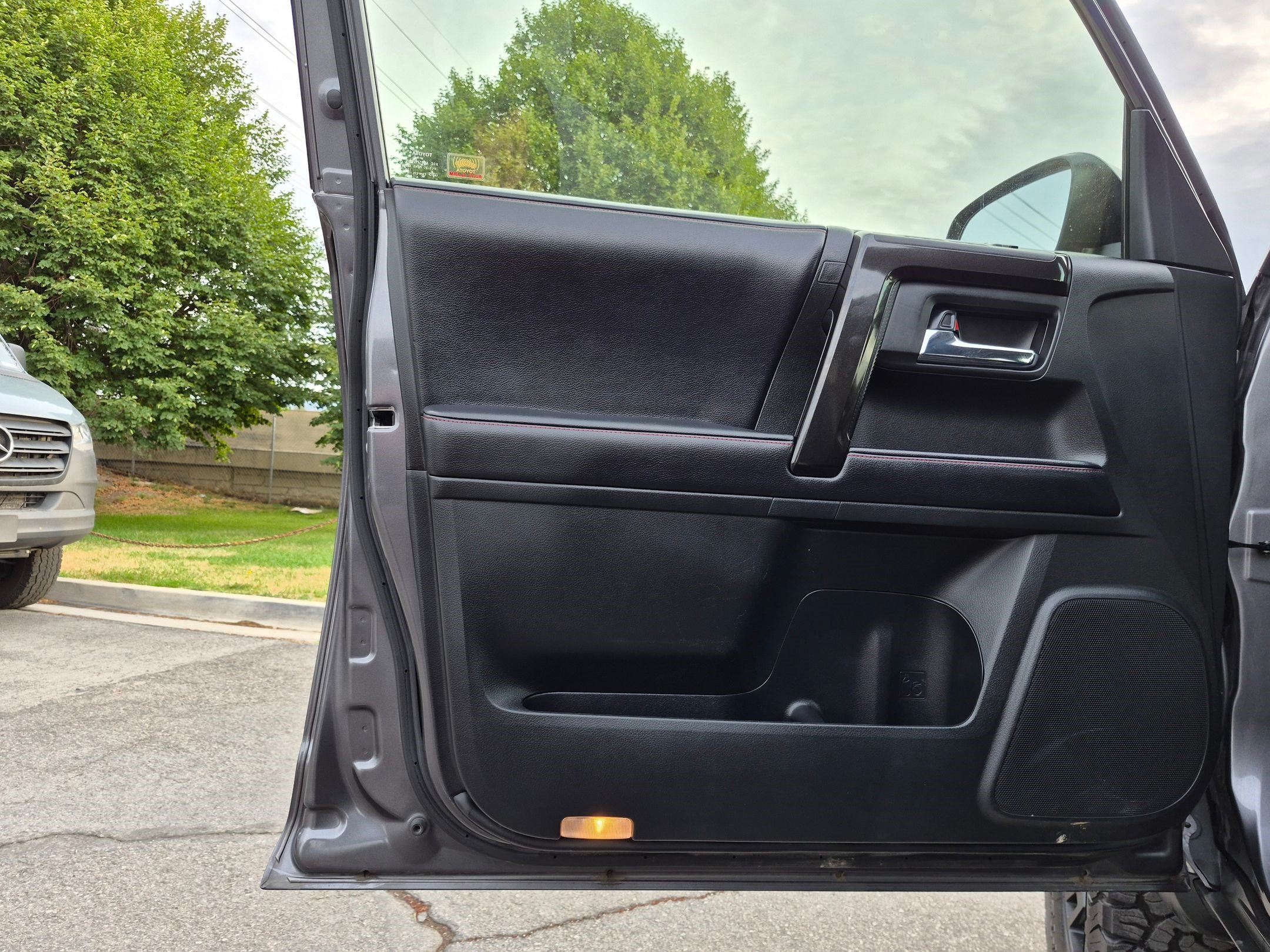 Used 2019 Toyota 4Runner TRD Off-Road Premium AWD/4WD image 14