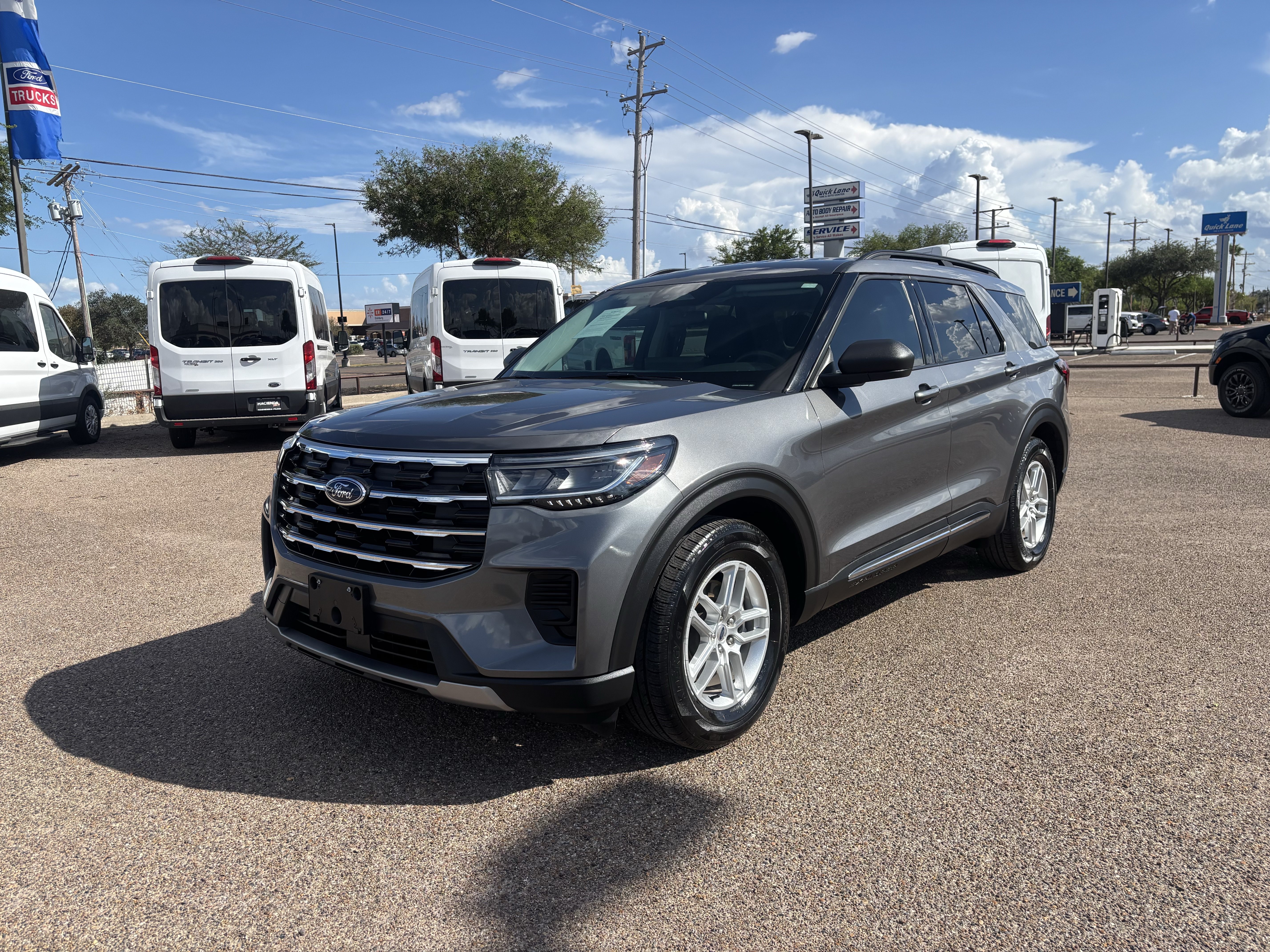 Certified 2025 Ford Explorer Active RWD image 1