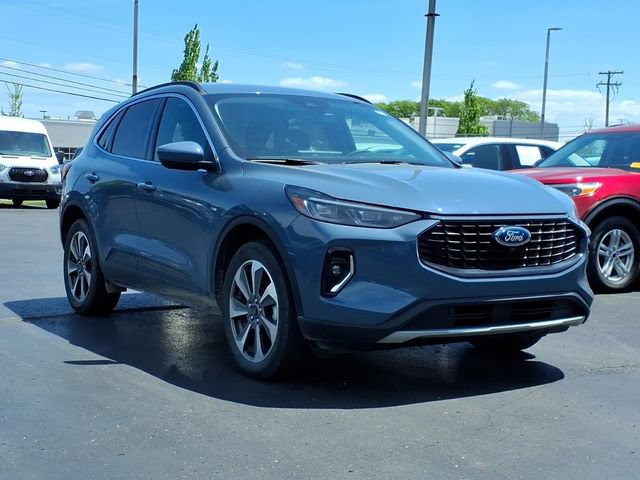 Certified 2023 Ford Escape Platinum AWD/4WD image 3
