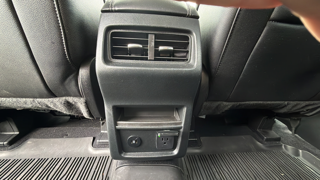Certified 2024 Ford Edge Titanium AWD/4WD image 25