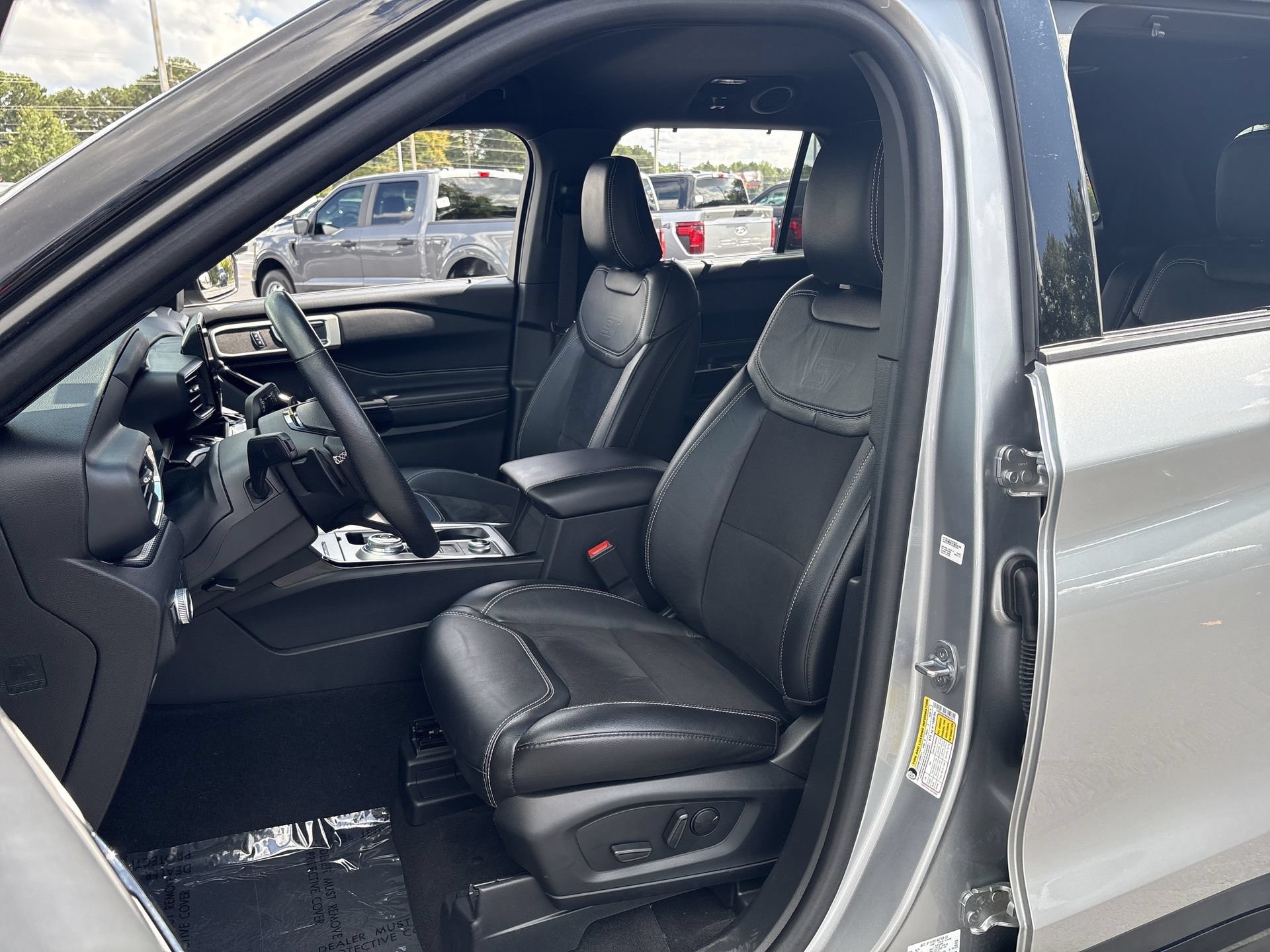 Certified 2022 Ford Explorer ST AWD/4WD image 17
