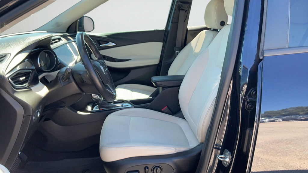 Used 2020 Buick Encore GX Preferred w/ Sport Touring Package FWD image 17