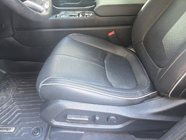 Used 2025 Honda Pilot Elite image 6