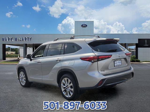 Used 2023 Toyota Highlander Limited FWD image 3