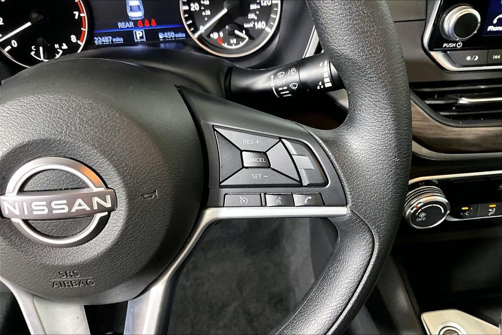 Used 2025 Nissan Altima 2.5 SV FWD image 15