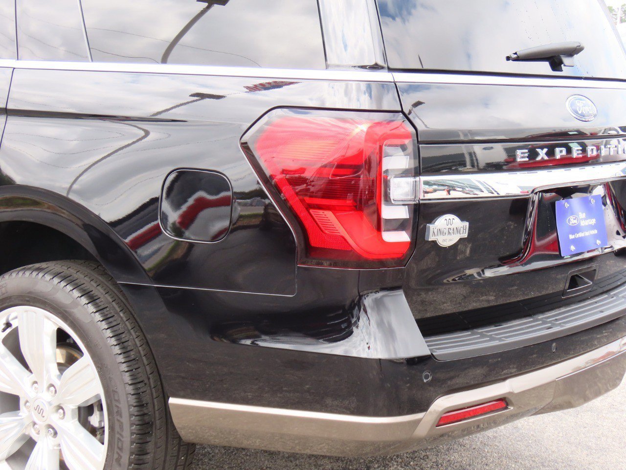 Certified 2024 Ford Expedition King Ranch AWD/4WD image 15
