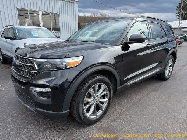 Certified 2022 Ford Explorer XLT w/ Equipment Group 202A AWD/4WD image 1