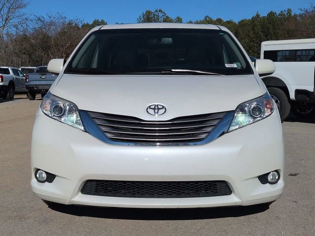 Used 2017 Toyota Sienna L image 8