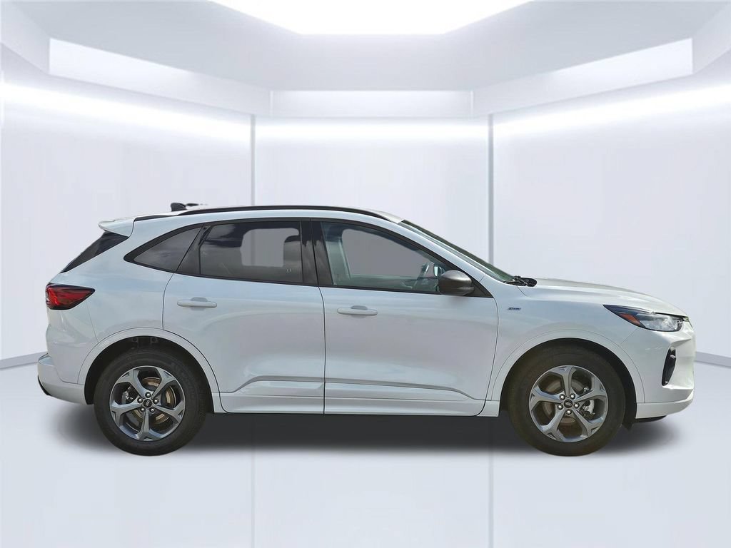Certified 2023 Ford Escape ST-Line w/ Equipment Group 301A FWD image 10