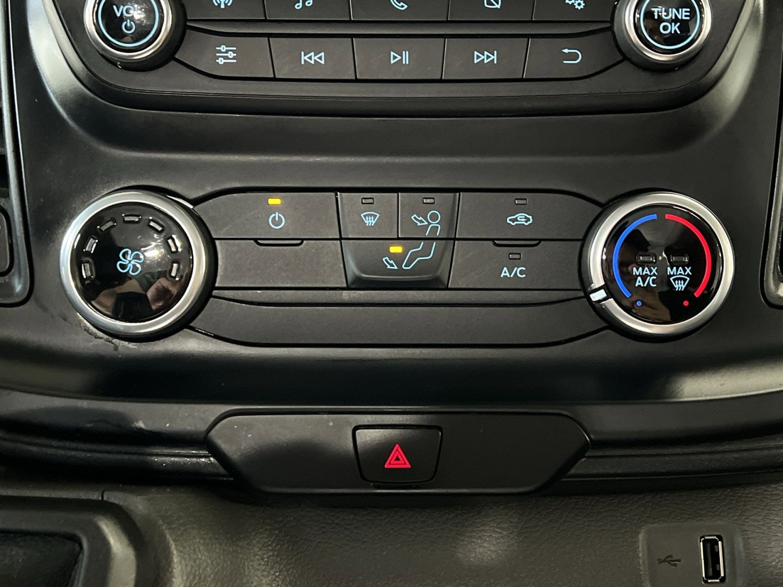 Certified 2024 Ford Transit 250 Low Roof image 20