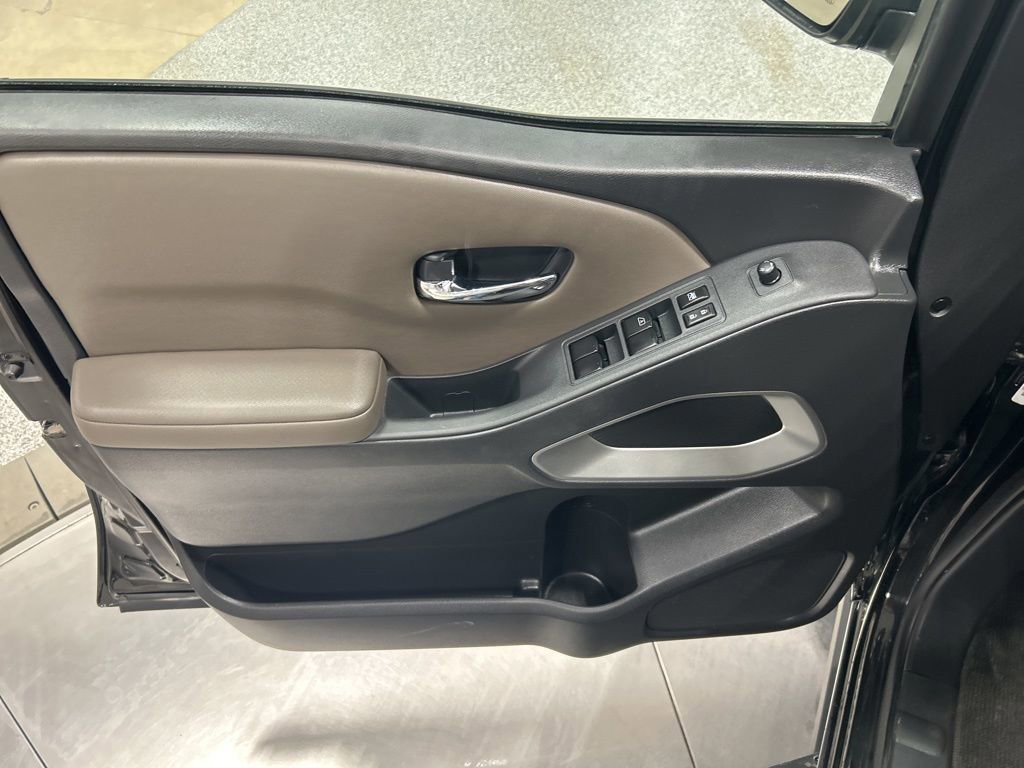 Used 2022 Nissan Frontier SV image 13