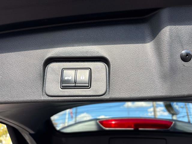 Used 2023 Nissan Rogue SV w/ SV Premium B Package image 14