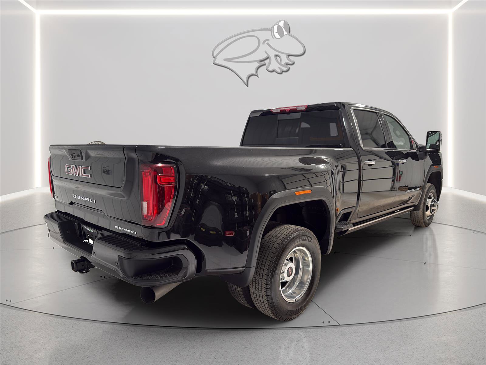 Used 2022 GMC Sierra 3500 Denali AWD/4WD image 5