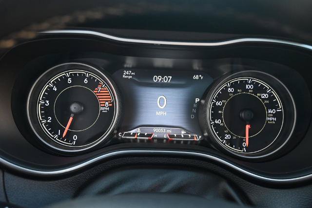 Used 2019 Jeep Cherokee Trailhawk w/ Comfort/Convenience Group AWD/4WD image 33