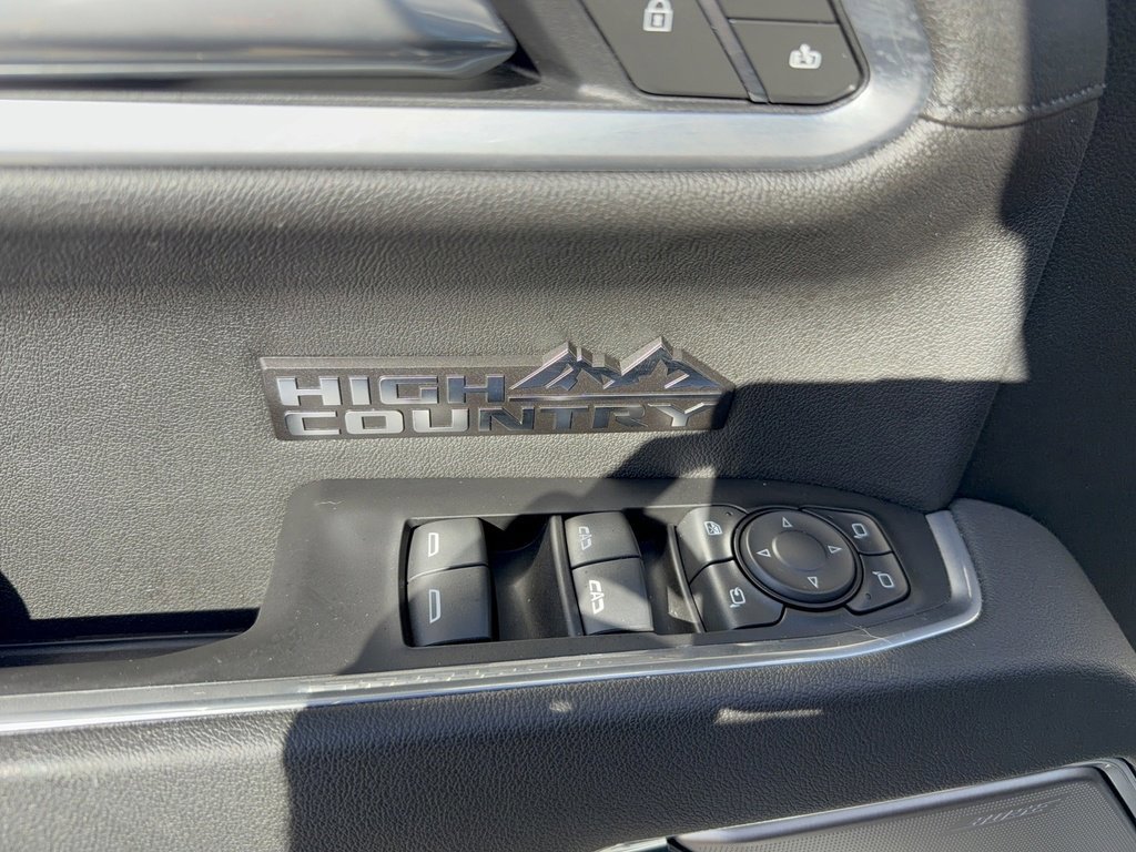 Used 2025 Chevrolet Silverado 1500 High Country image 10