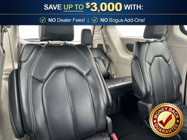 Used 2023 Chrysler Pacifica Touring-L FWD image 23