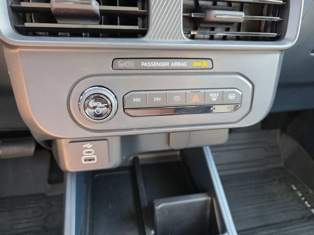 Certified 2025 Ford Maverick XL FWD image 15