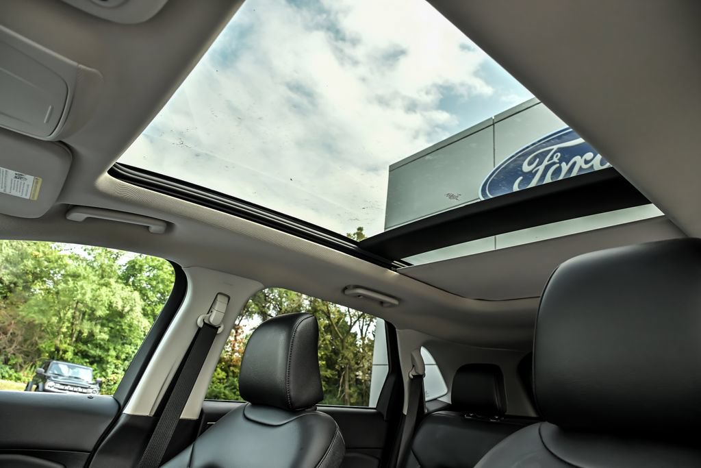 Certified 2023 Ford Edge SEL w/ Convenience Package AWD/4WD image 14