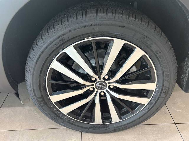 Used 2023 Nissan Pathfinder Platinum AWD/4WD image 32
