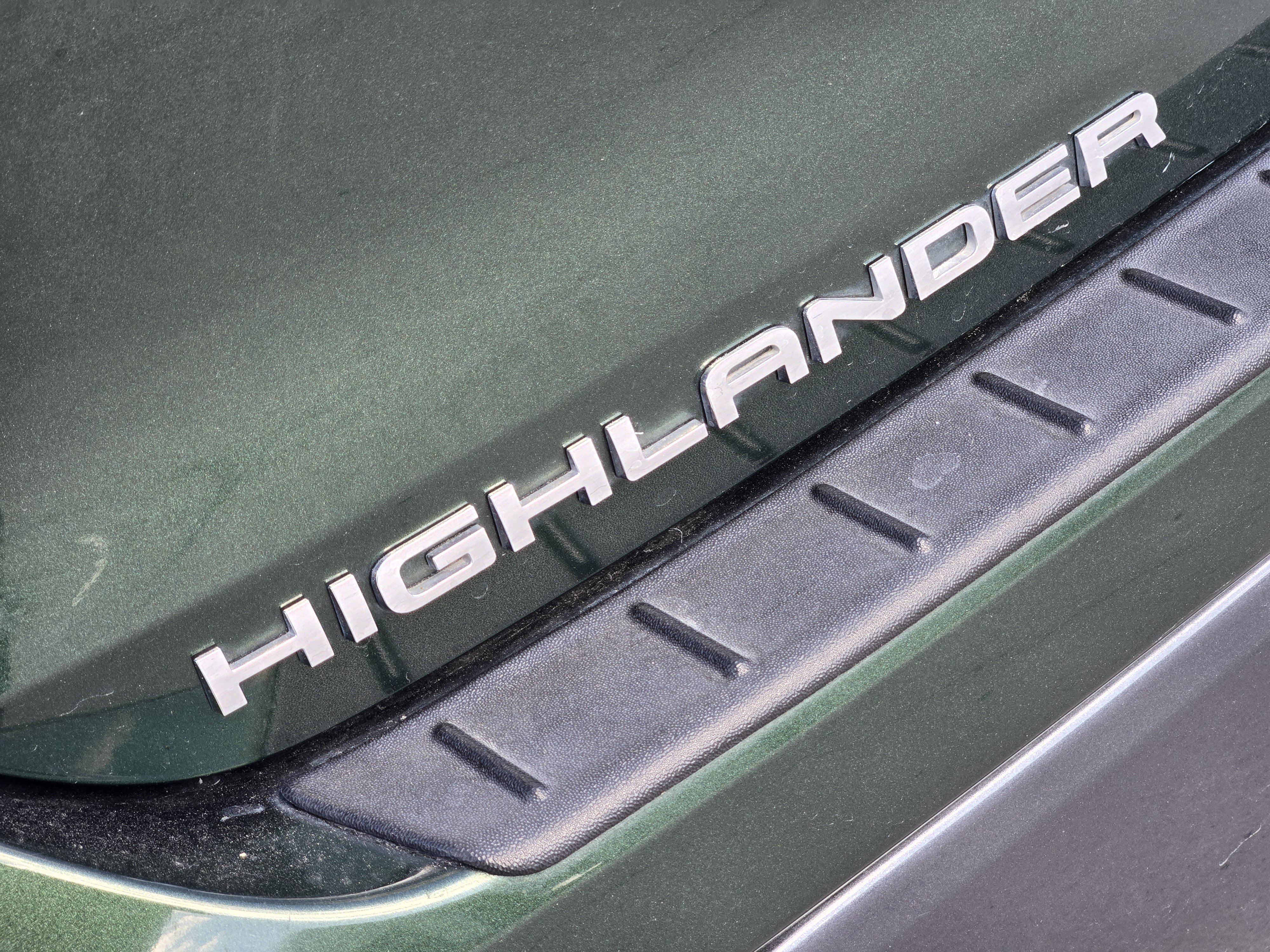 Used 2023 Toyota Highlander Limited FWD image 11