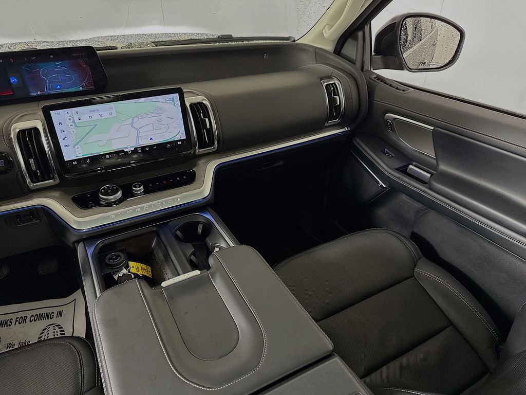 Certified 2025 Ford Expedition Platinum image 26