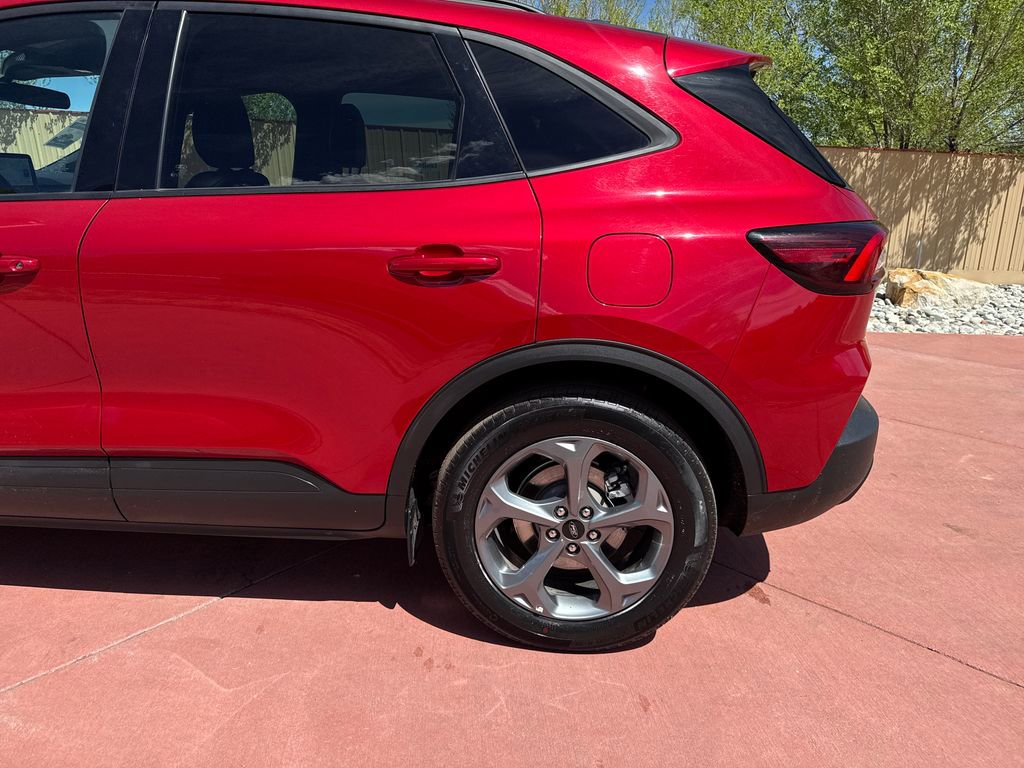 Certified 2025 Ford Escape ST-Line AWD/4WD image 34