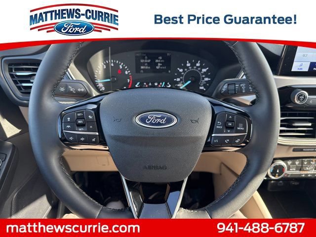 Certified 2022 Ford Escape SEL image 17