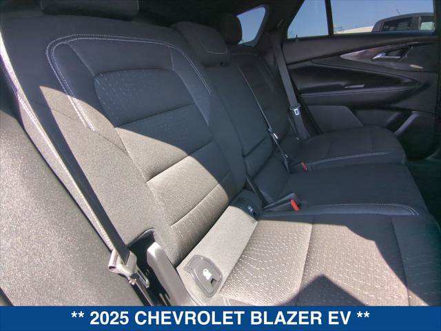 Used 2025 Chevrolet Blazer EV LT FWD image 22