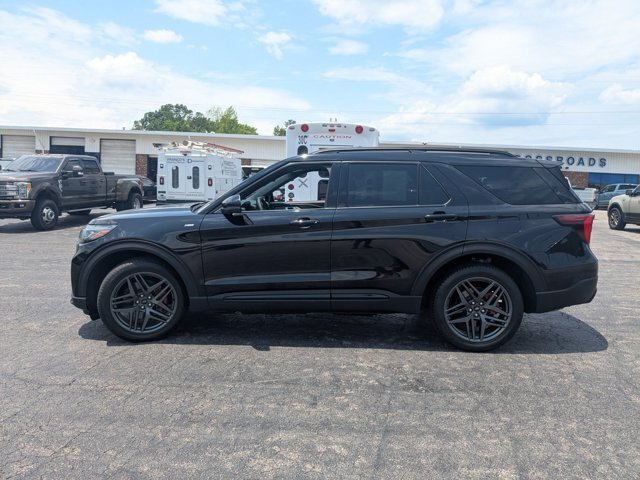 Certified 2025 Ford Explorer ST-Line w/ Premium Package AWD/4WD image 7