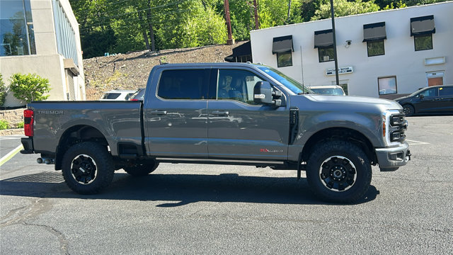 Certified 2025 Ford F250 Platinum w/ Tremor Off-Road Package AWD/4WD image 9