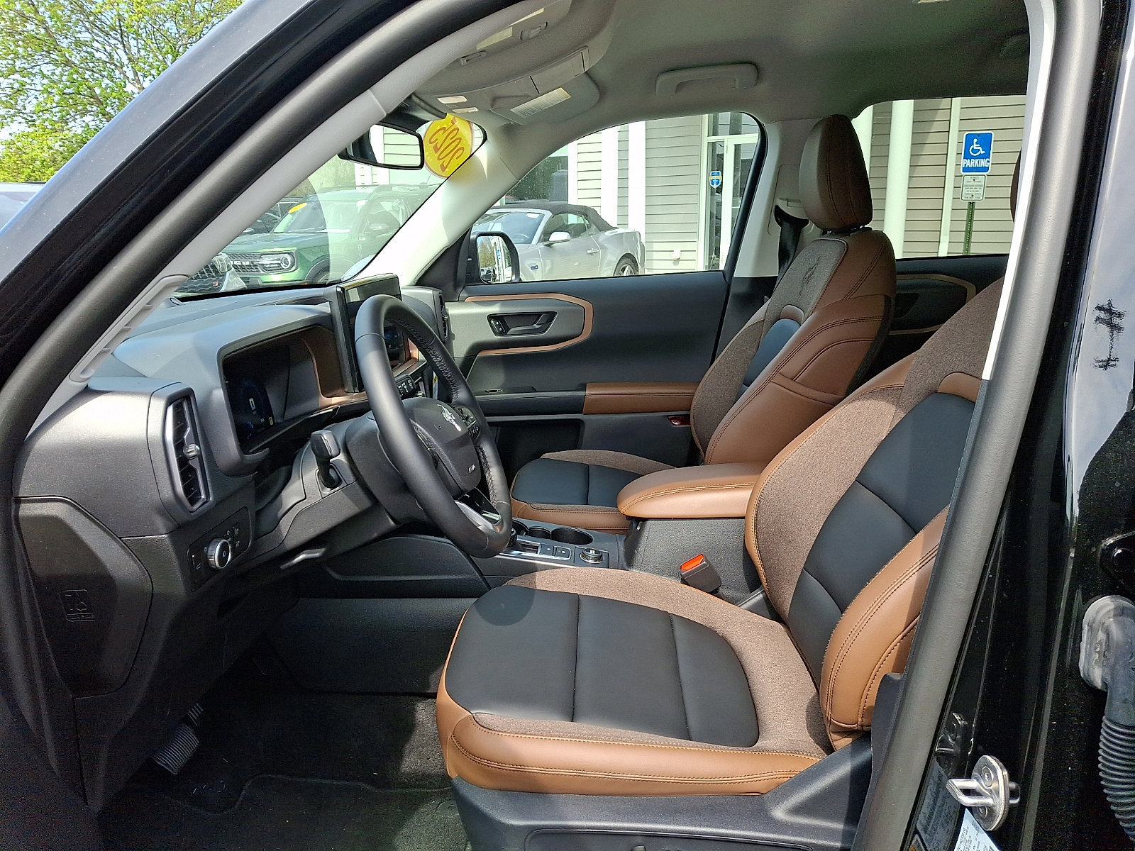 Certified 2025 Ford Bronco Sport Outer Banks w/ Outer Banks Tech Package+ AWD/4WD image 14